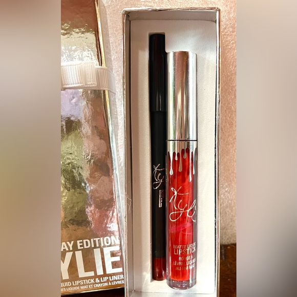 Kylie Holiday Edition Matte Liquid Lipstick & Lip Liner - Picture 3 of 4